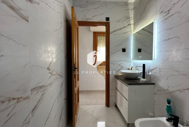 D'occasion - Appartement -
Torrevieja - Centro