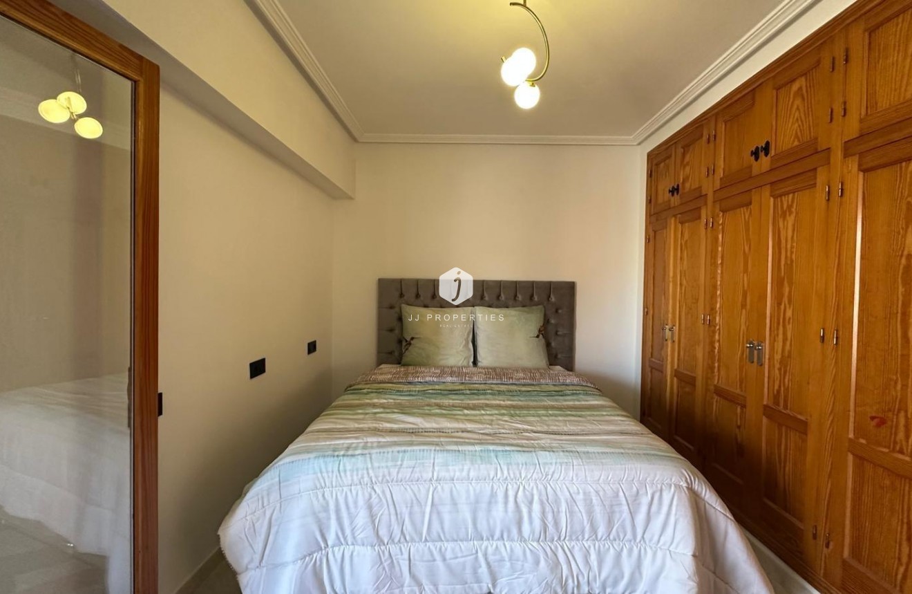 D'occasion - Appartement -
Torrevieja - Centro