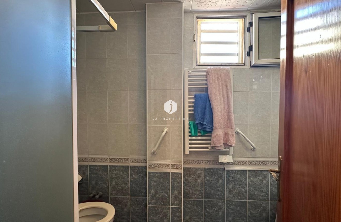 Segunda mano - Apartamento / piso -
Torrevieja - Estacion de autobuses