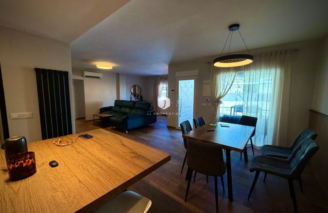 Resale - Villa -
Los Balcones - Barrio Los Balcones - Los Altos del Edén