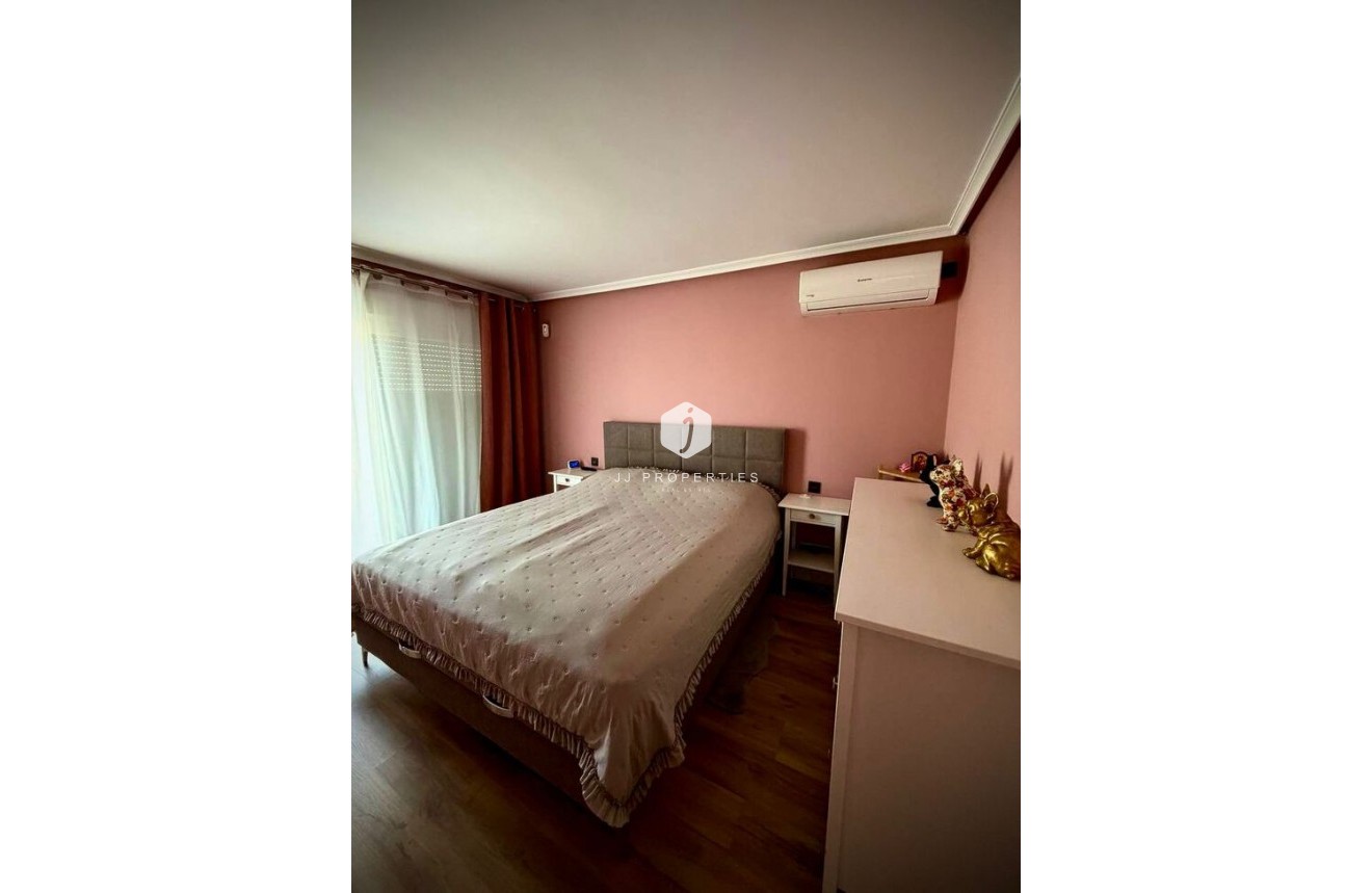 Resale - Villa -
Los Balcones - Barrio Los Balcones - Los Altos del Edén