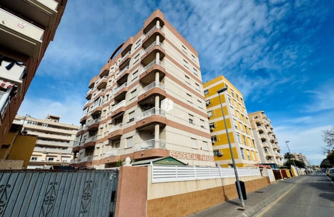 D'occasion - Appartement -
Torrevieja - Costa Blanca