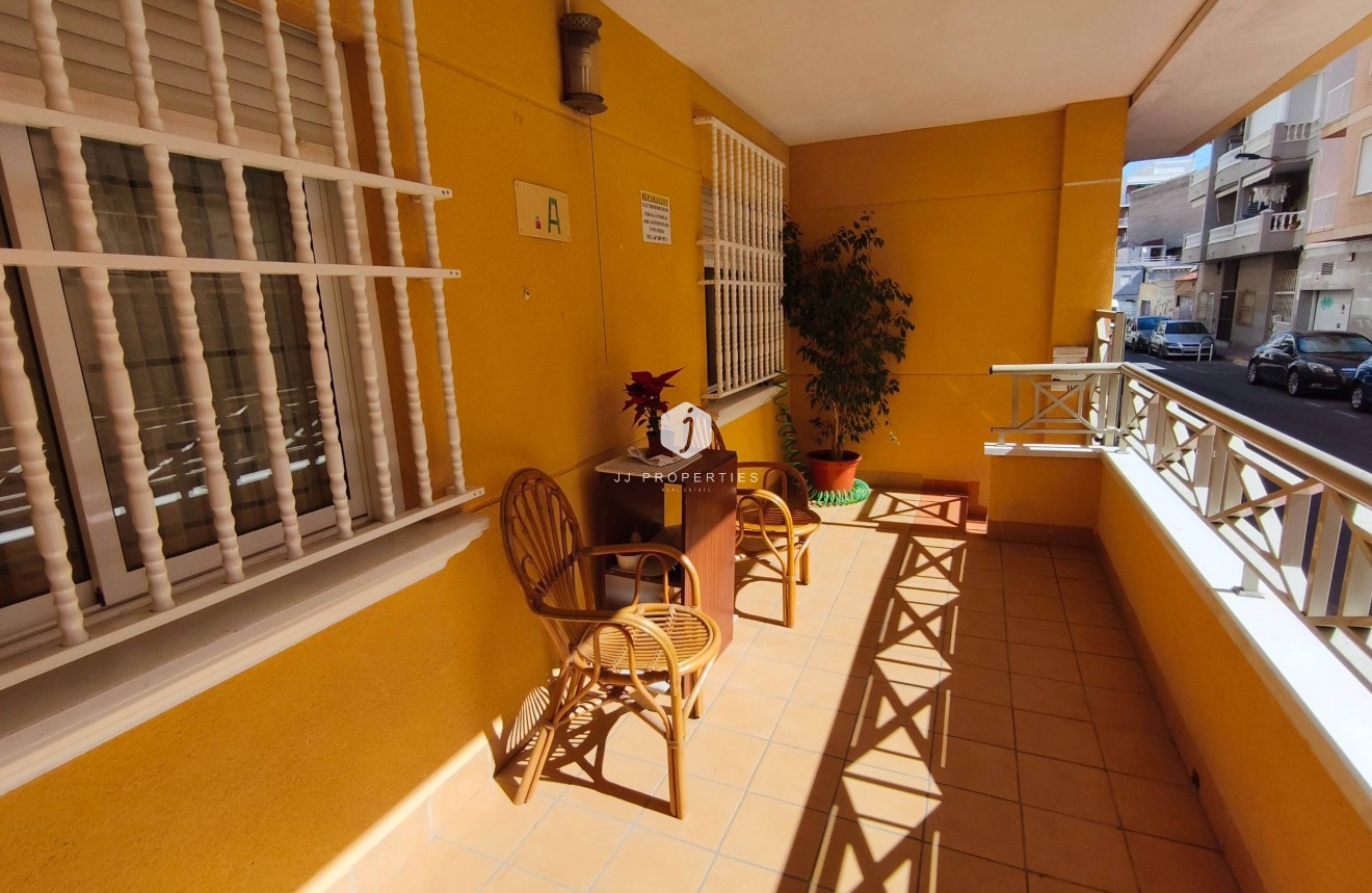 Aus zweiter Hand - Wohnung -
Torrevieja - Estacion de autobuses