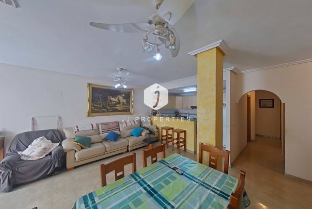 Aus zweiter Hand - Wohnung -
Torrevieja - Estacion de autobuses
