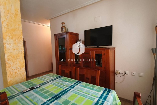 Aus zweiter Hand - Wohnung -
Torrevieja - Estacion de autobuses