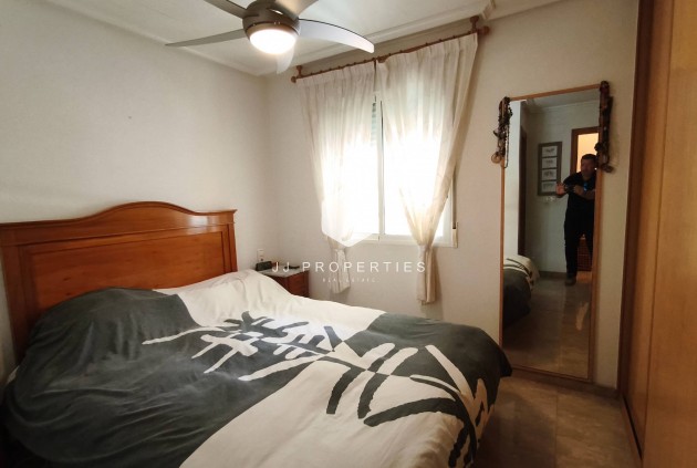 Aus zweiter Hand - Wohnung -
Torrevieja - Estacion de autobuses