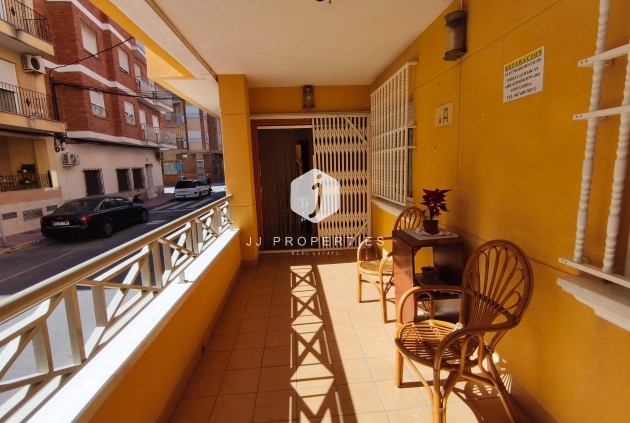 Aus zweiter Hand - Wohnung -
Torrevieja - Estacion de autobuses