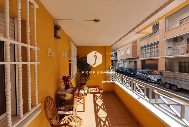 Aus zweiter Hand - Wohnung -
Torrevieja - Estacion de autobuses