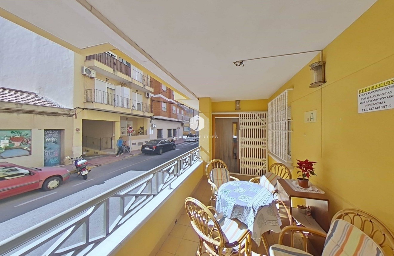 Aus zweiter Hand - Wohnung -
Torrevieja - Estacion de autobuses