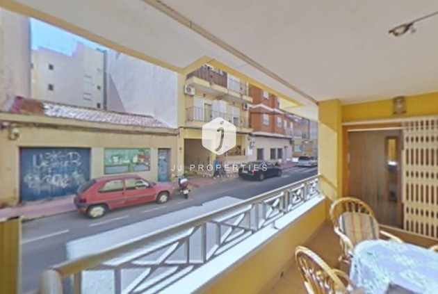 Aus zweiter Hand - Wohnung -
Torrevieja - Estacion de autobuses