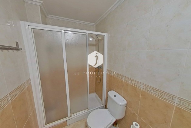 Aus zweiter Hand - Wohnung -
Torrevieja - Estacion de autobuses