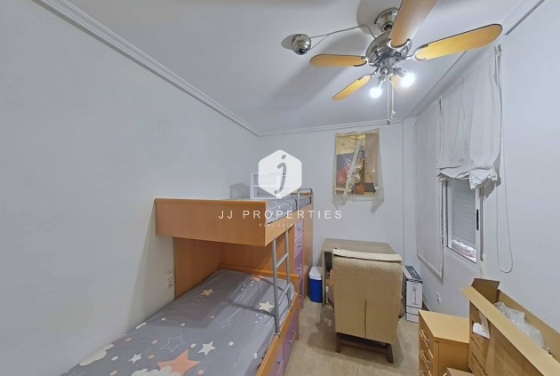 Aus zweiter Hand - Wohnung -
Torrevieja - Estacion de autobuses