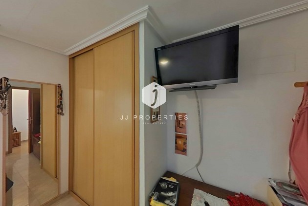 Aus zweiter Hand - Wohnung -
Torrevieja - Estacion de autobuses