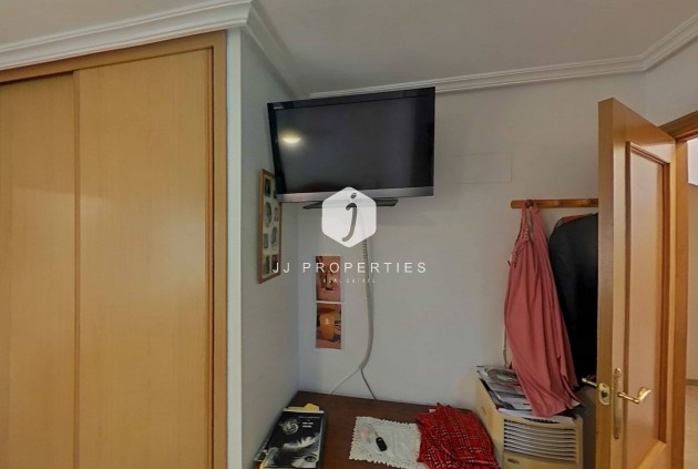 Aus zweiter Hand - Wohnung -
Torrevieja - Estacion de autobuses