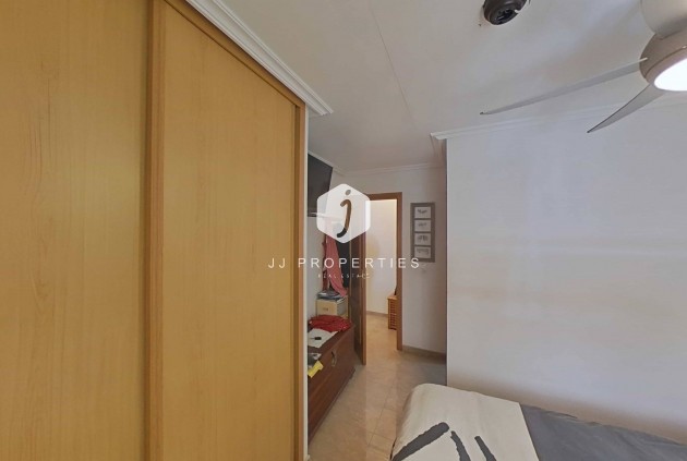 Aus zweiter Hand - Wohnung -
Torrevieja - Estacion de autobuses