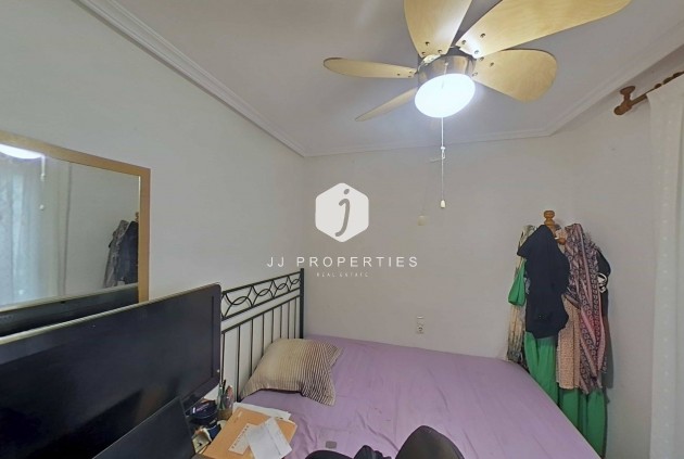 Aus zweiter Hand - Wohnung -
Torrevieja - Estacion de autobuses