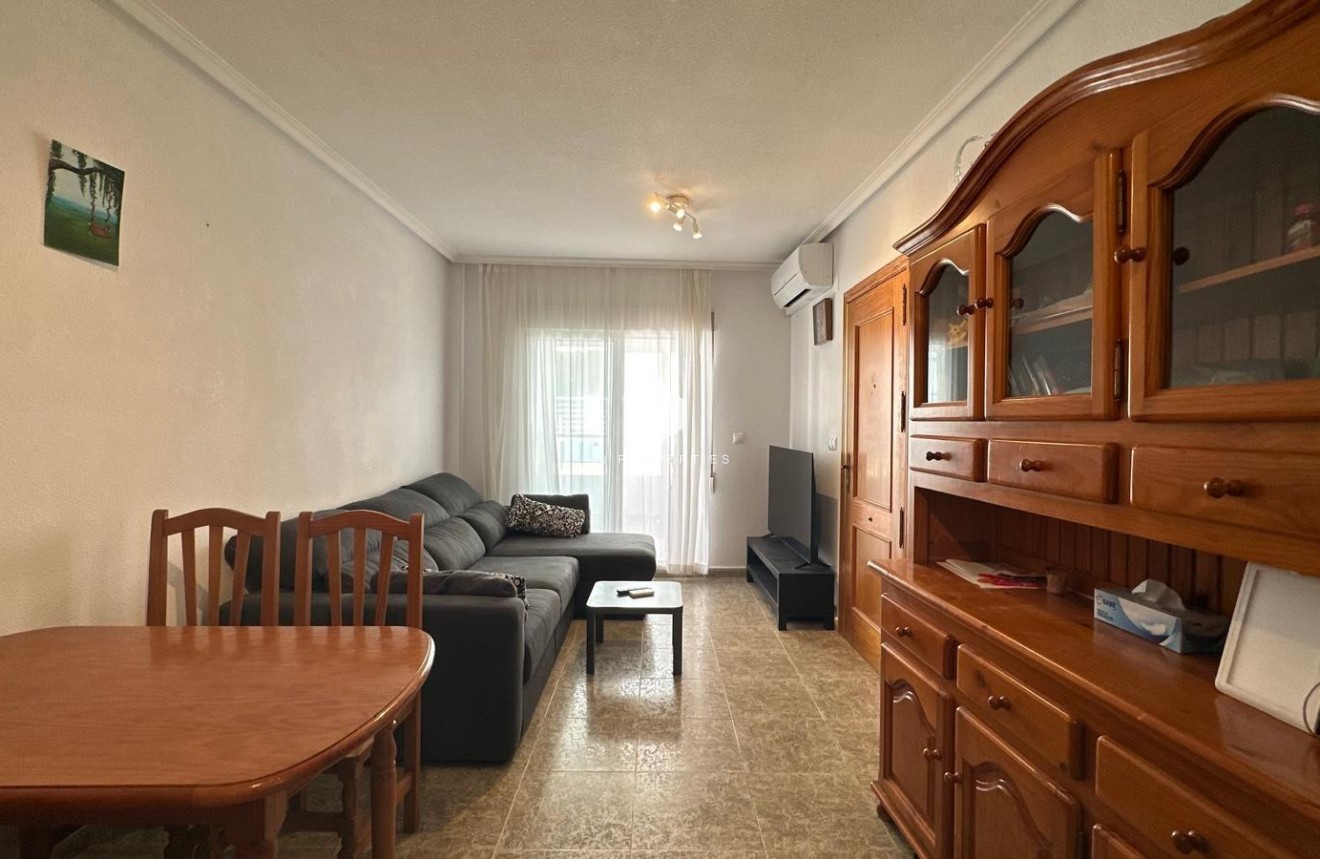 Aus zweiter Hand - Wohnung -
Torrevieja - Estacion de autobuses