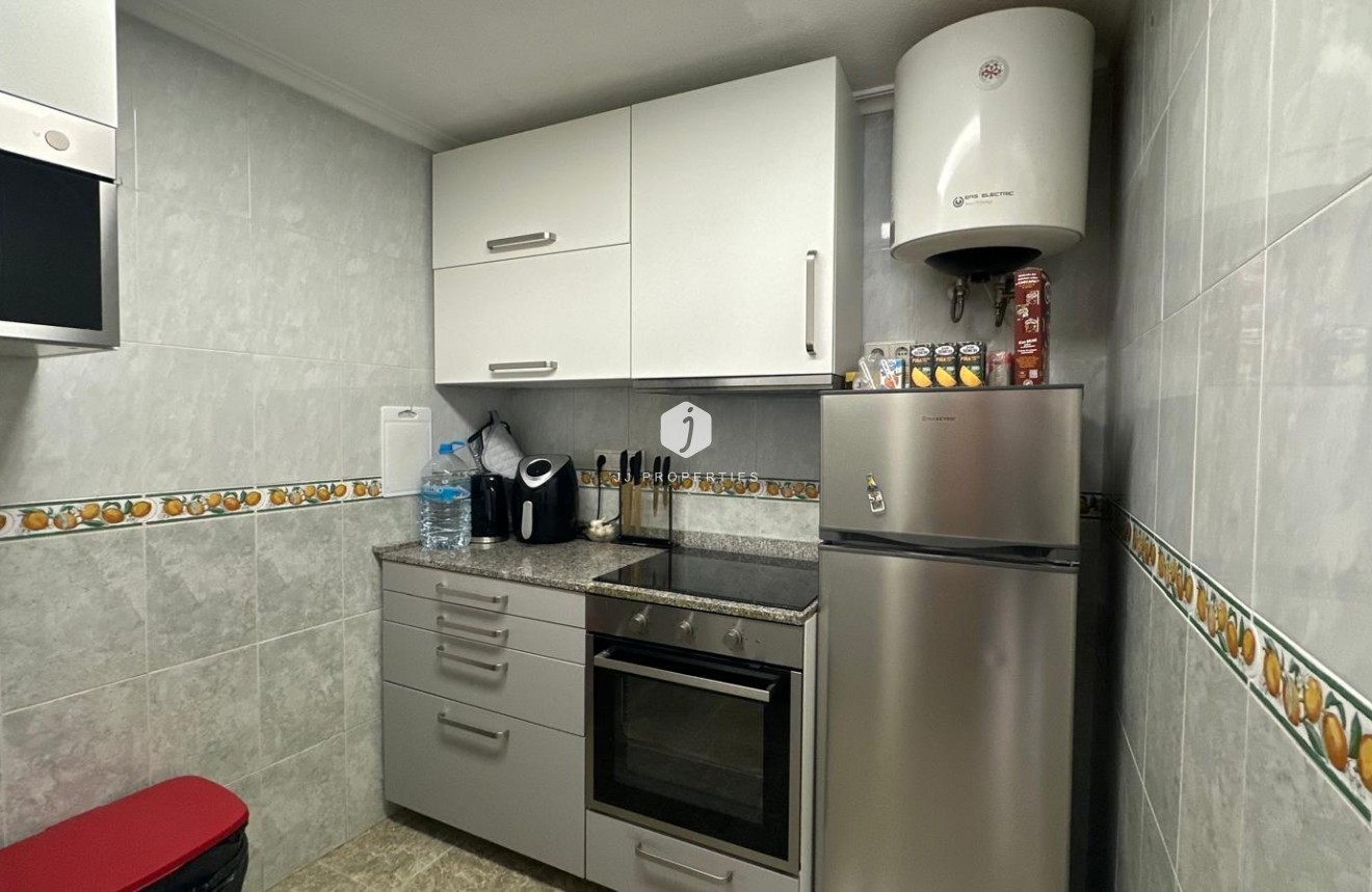 Aus zweiter Hand - Wohnung -
Torrevieja - Estacion de autobuses