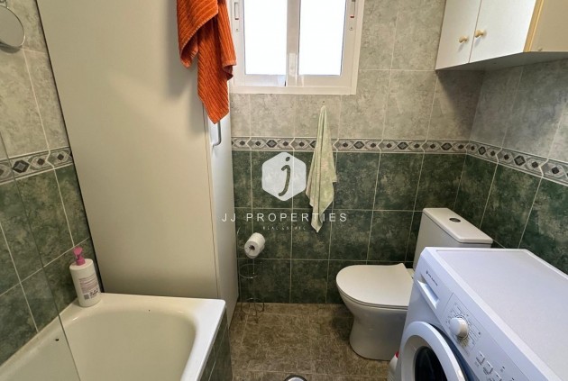 Aus zweiter Hand - Wohnung -
Torrevieja - Estacion de autobuses