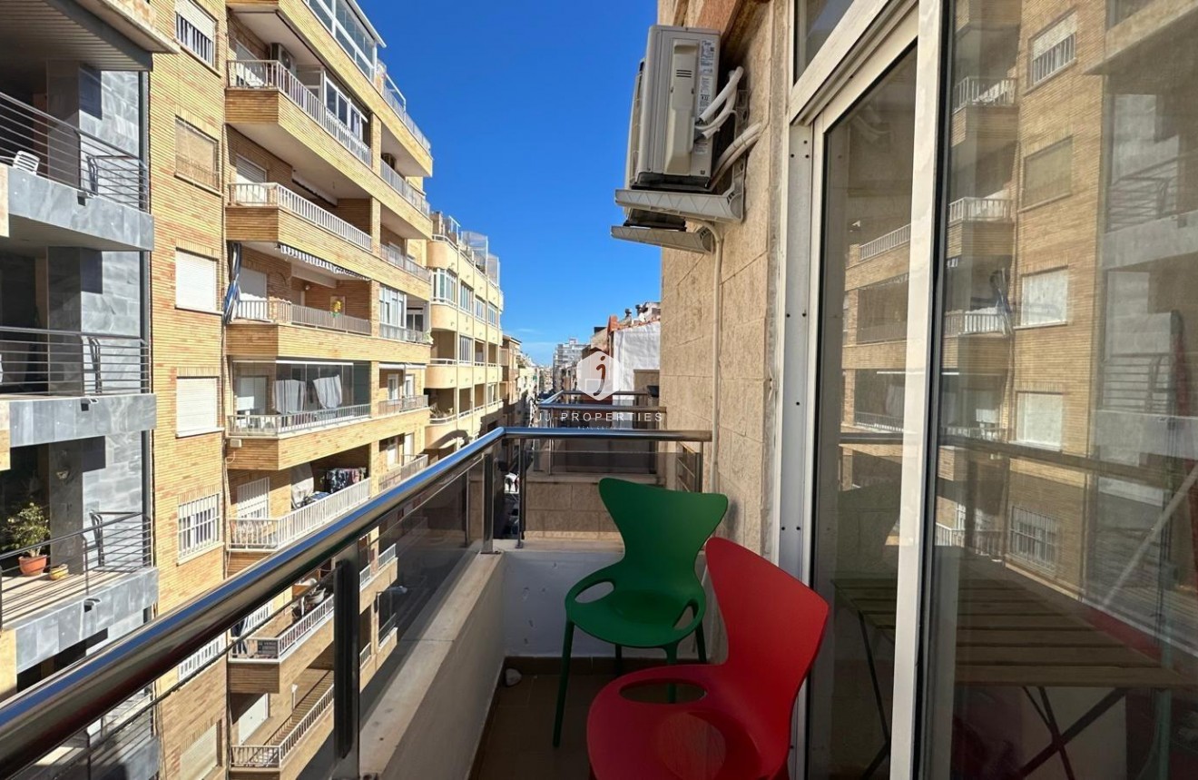 Aus zweiter Hand - Wohnung -
Torrevieja - Estacion de autobuses