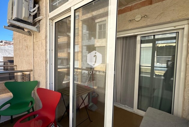 Aus zweiter Hand - Wohnung -
Torrevieja - Estacion de autobuses