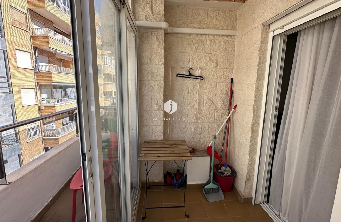 Aus zweiter Hand - Wohnung -
Torrevieja - Estacion de autobuses