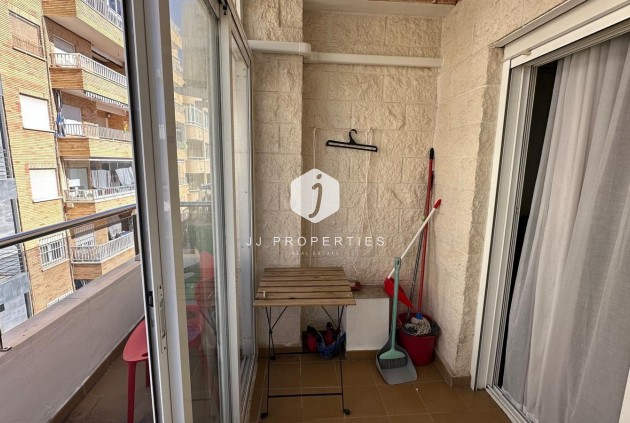Aus zweiter Hand - Wohnung -
Torrevieja - Estacion de autobuses