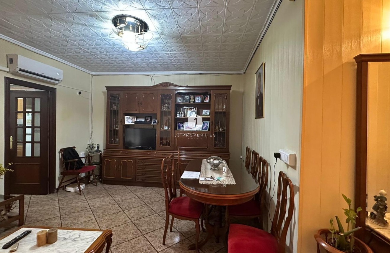 Segunda mano - Apartamento / piso -
Torrevieja - Estacion de autobuses