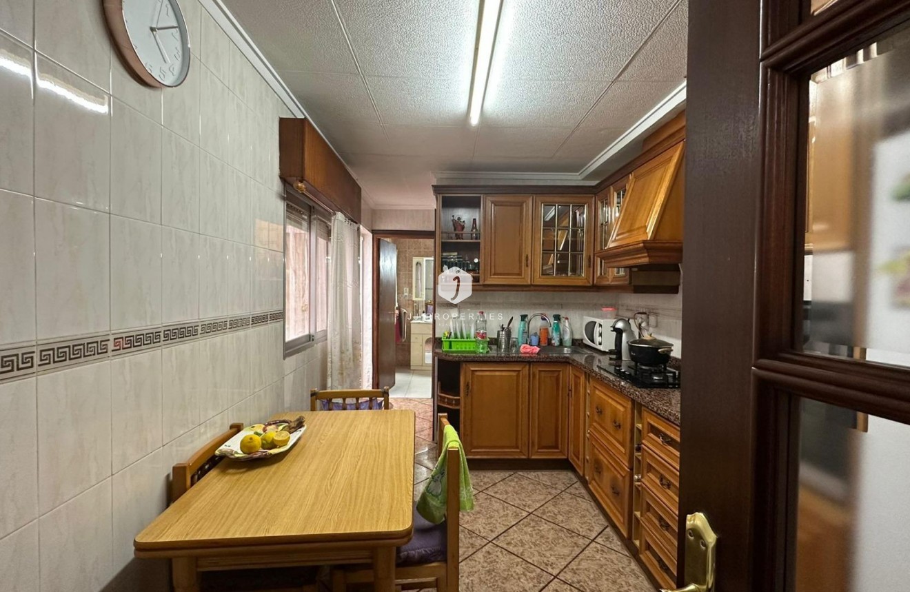 Segunda mano - Apartamento / piso -
Torrevieja - Estacion de autobuses