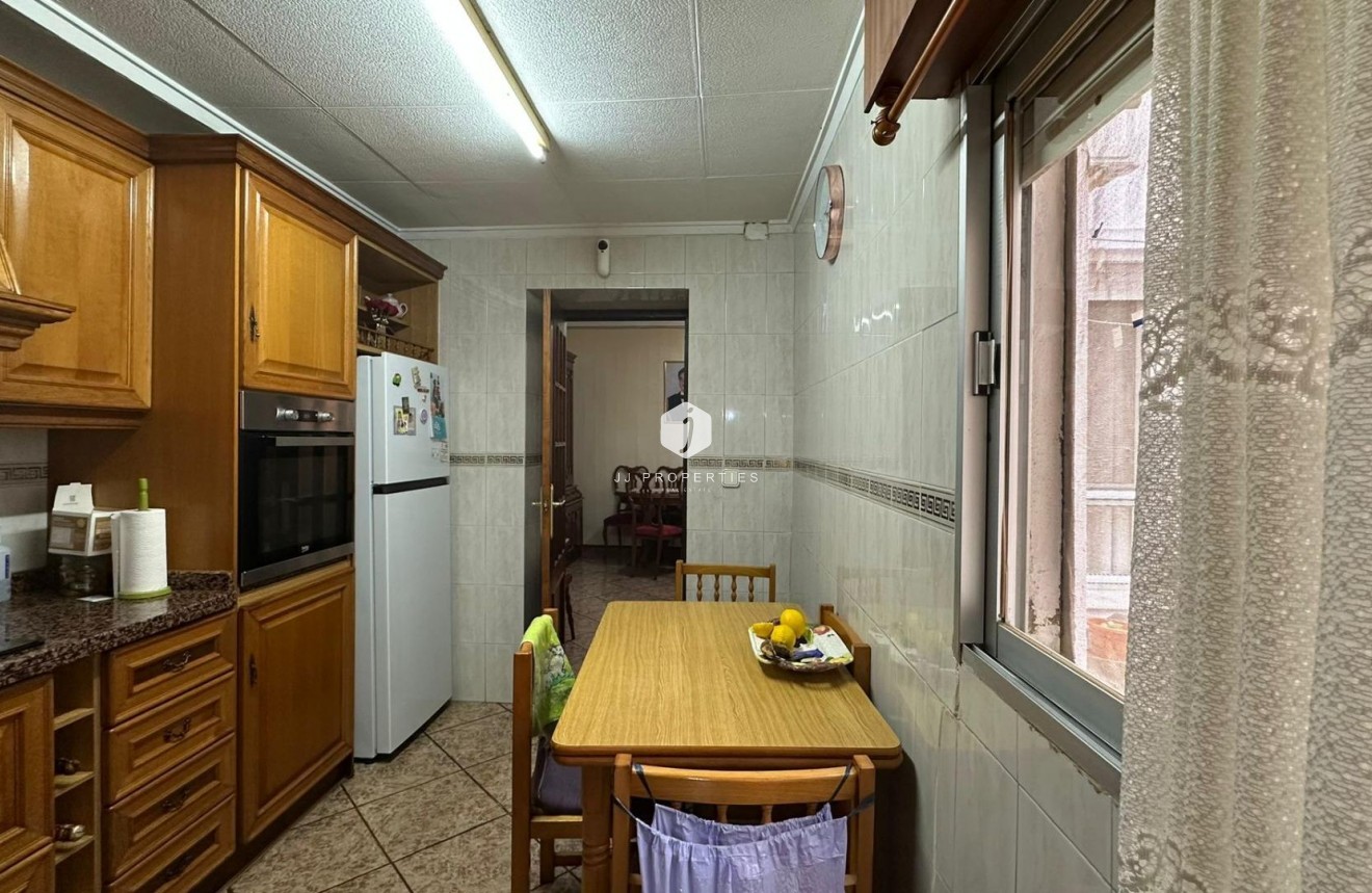 Segunda mano - Apartamento / piso -
Torrevieja - Estacion de autobuses