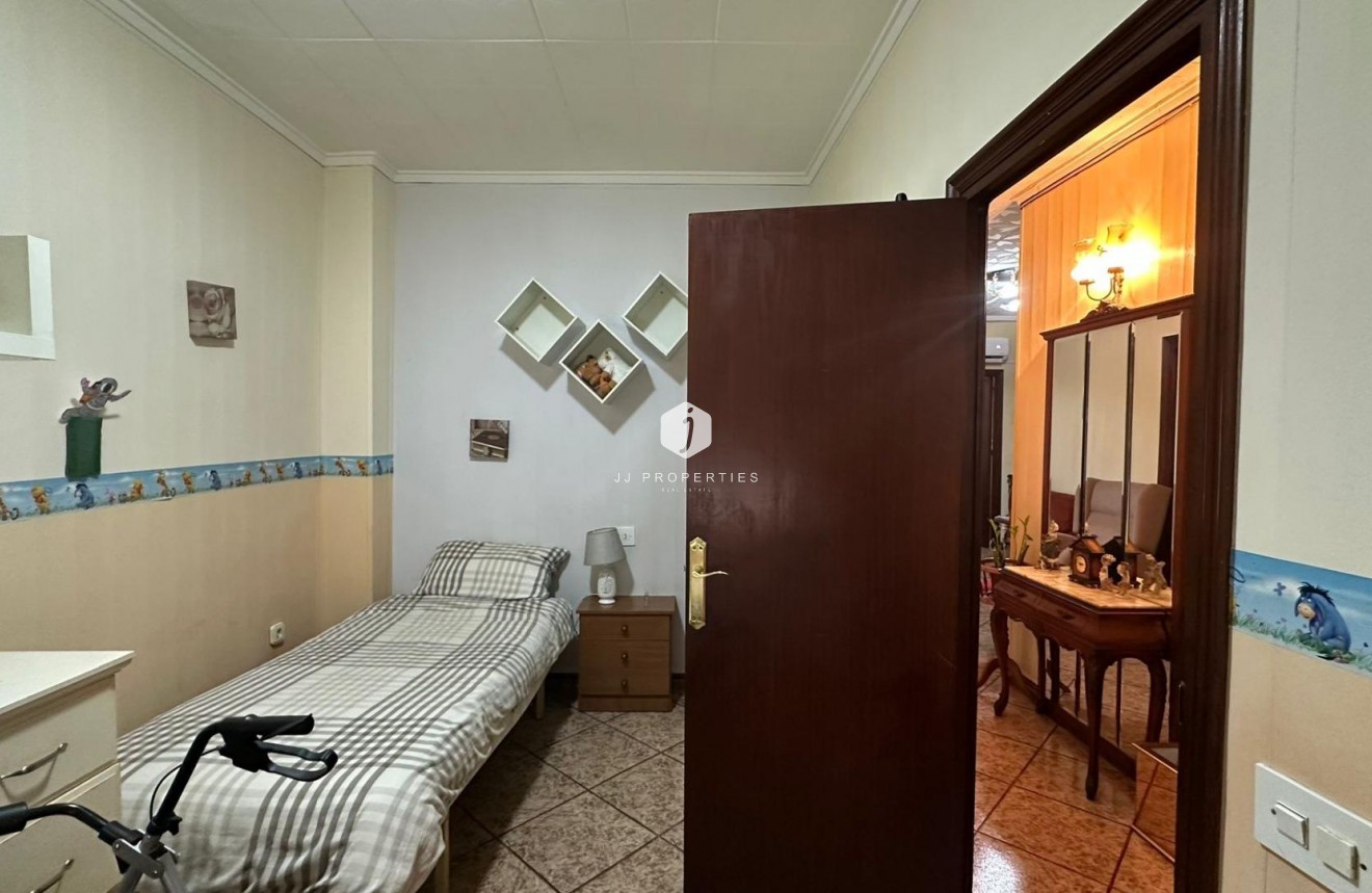 Segunda mano - Apartamento / piso -
Torrevieja - Estacion de autobuses