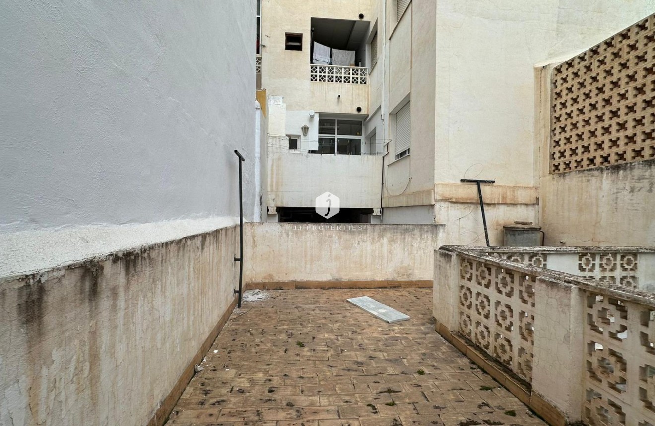 Segunda mano - Apartamento / piso -
Torrevieja - Estacion de autobuses