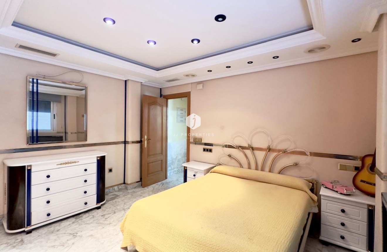 Resale - Penthouse -
Torrevieja - Centro