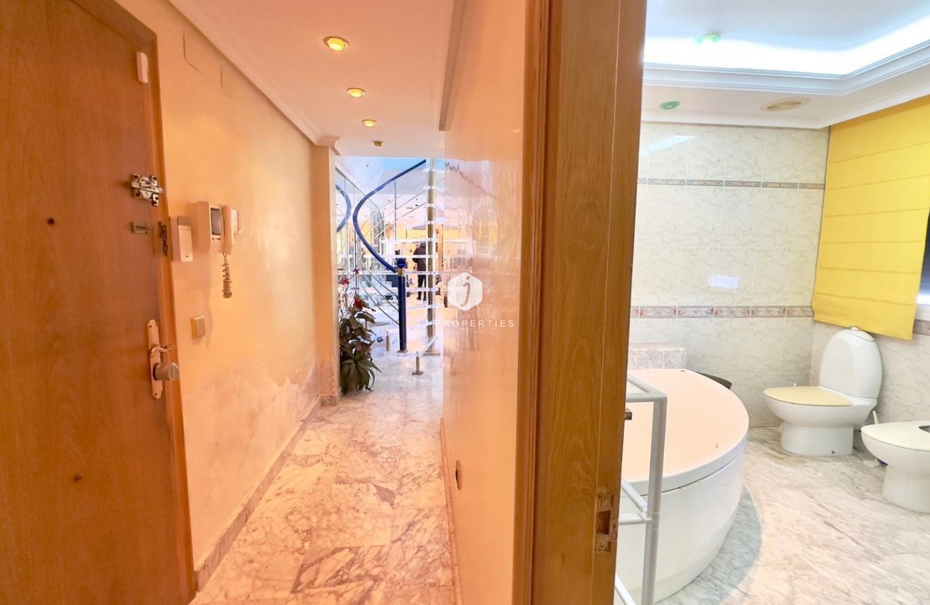 Resale - Penthouse -
Torrevieja - Centro