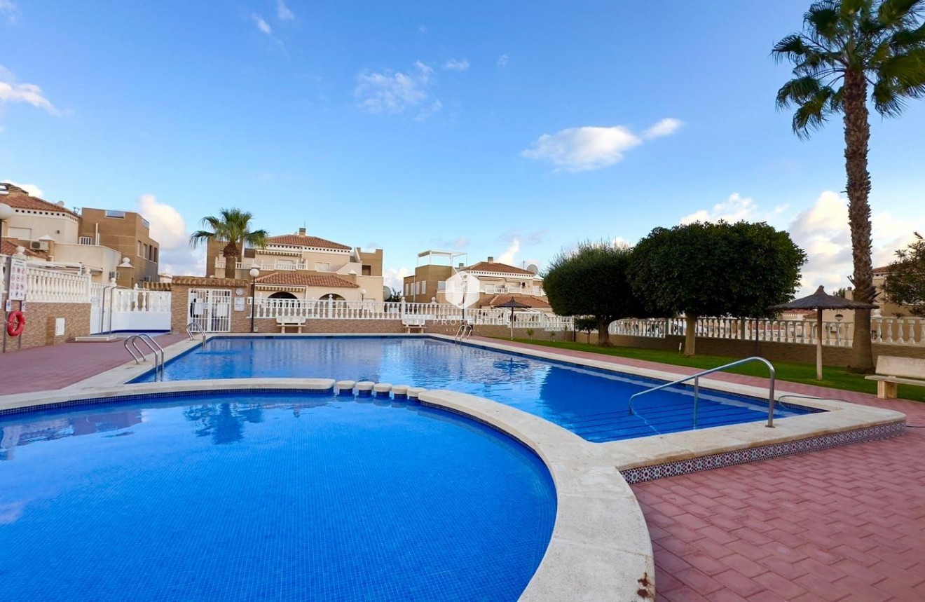 Segunda mano - Bungalow -
Torrevieja - Torreblanca