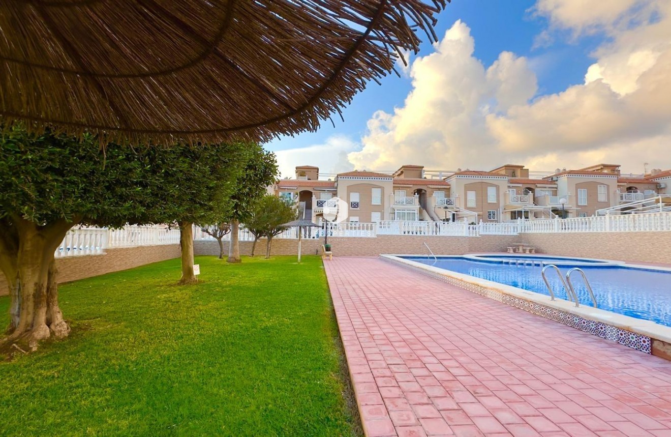 Segunda mano - Bungalow -
Torrevieja - Torreblanca