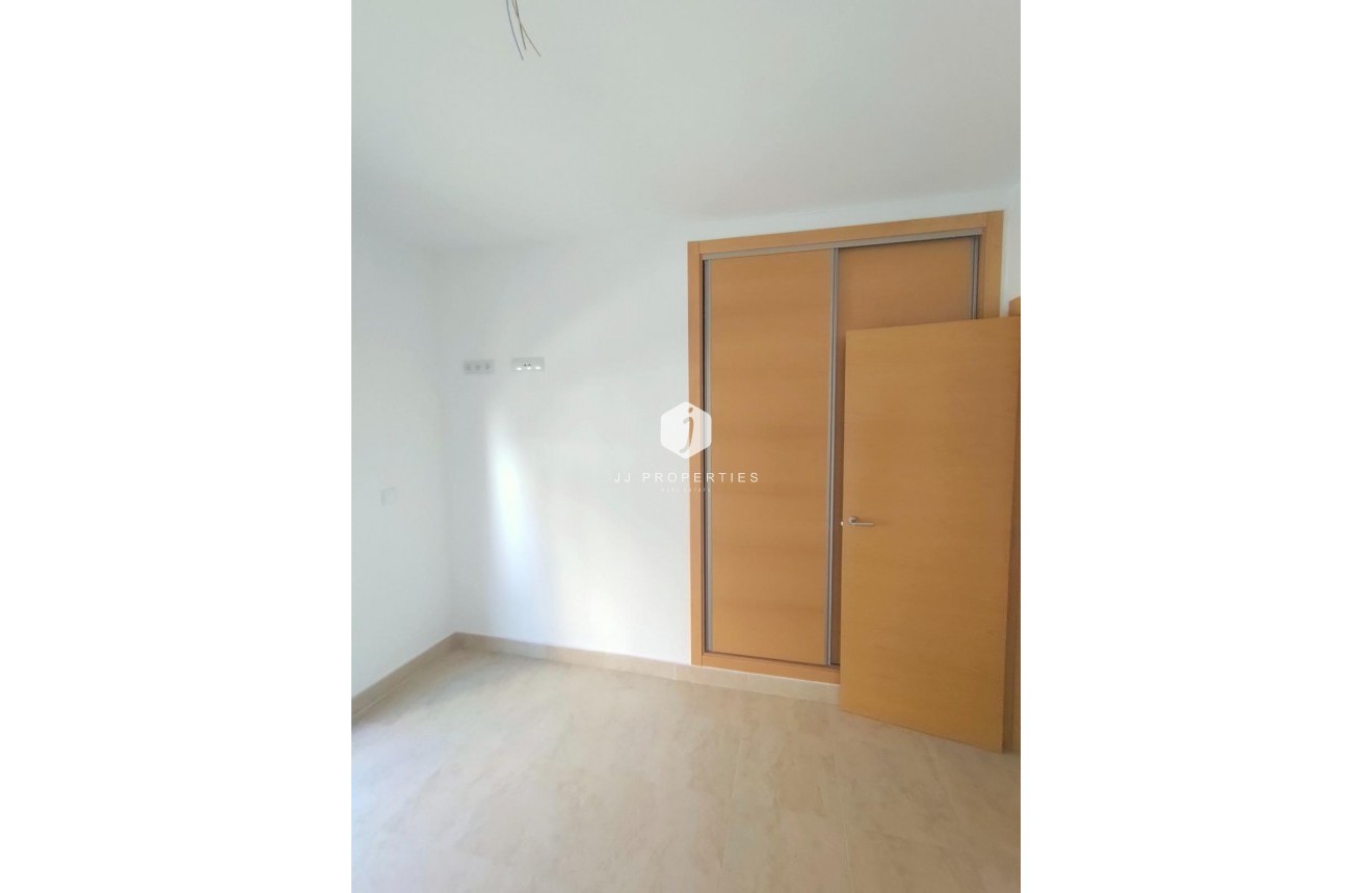 Tweedehands - Appartement / flat -
Torrevieja - Estacion de autobuses
