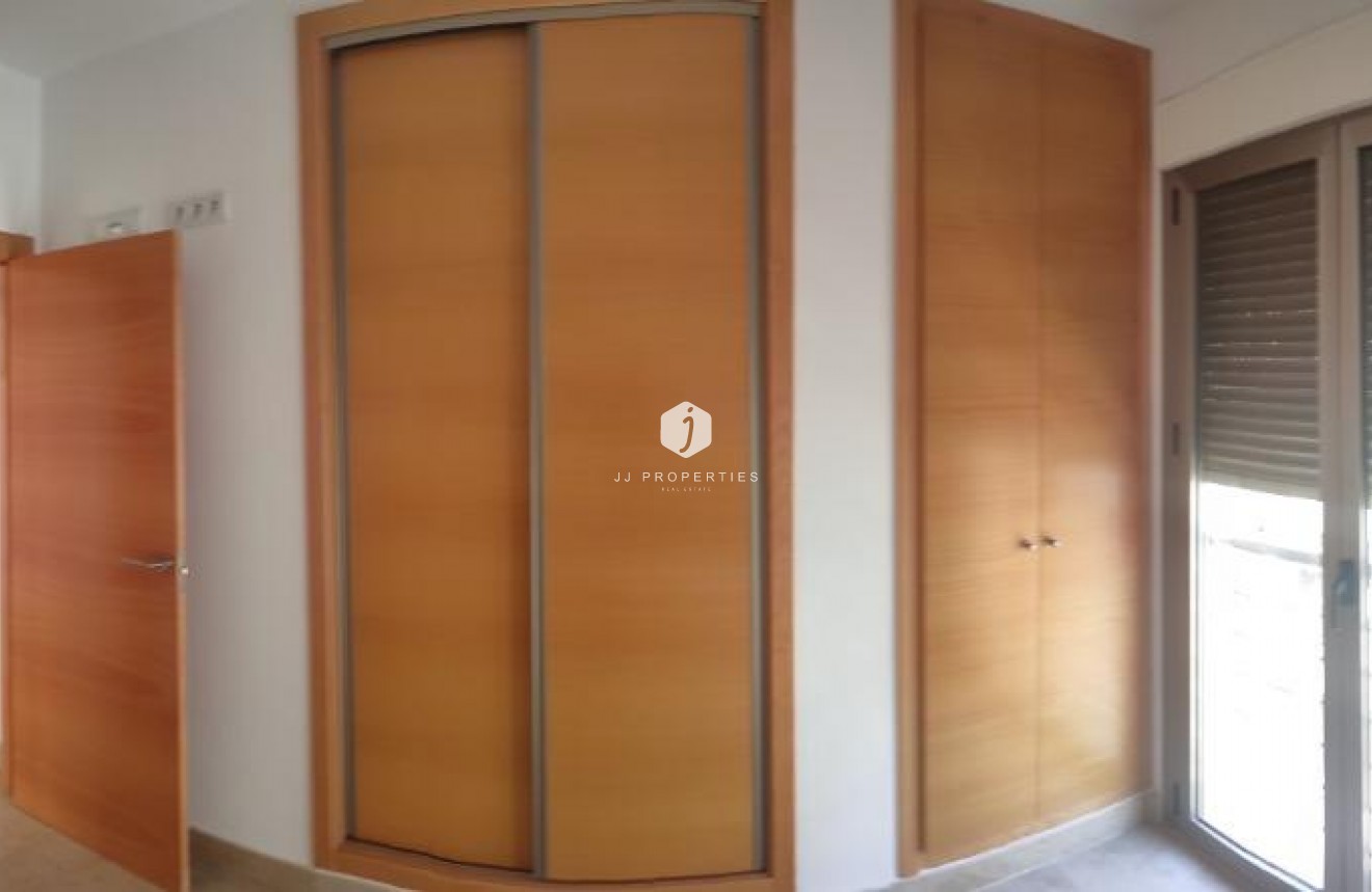 Tweedehands - Appartement / flat -
Torrevieja - Estacion de autobuses