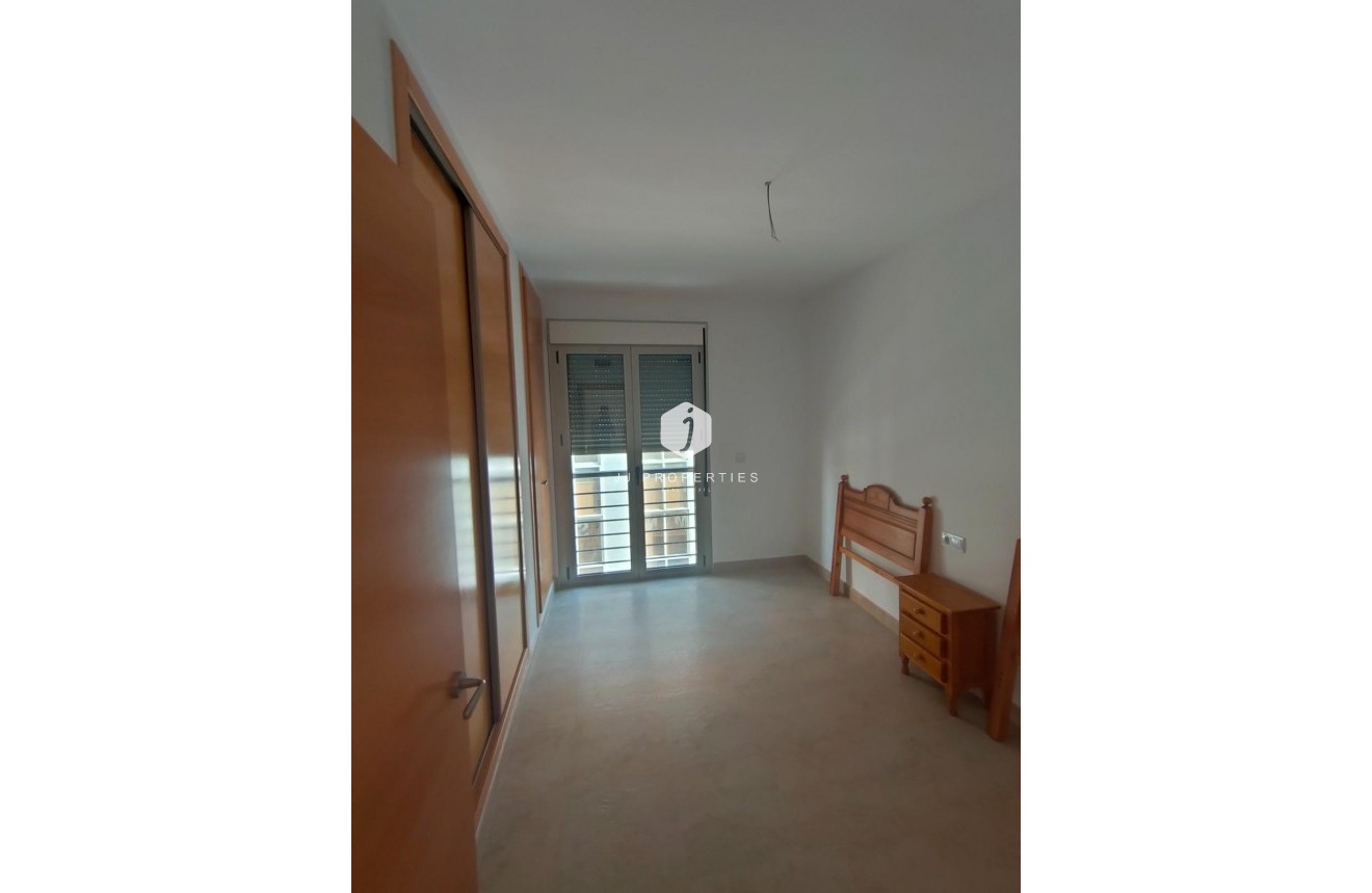 Tweedehands - Appartement / flat -
Torrevieja - Estacion de autobuses