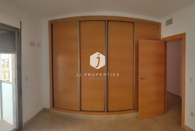 Tweedehands - Appartement / flat -
Torrevieja - Estacion de autobuses
