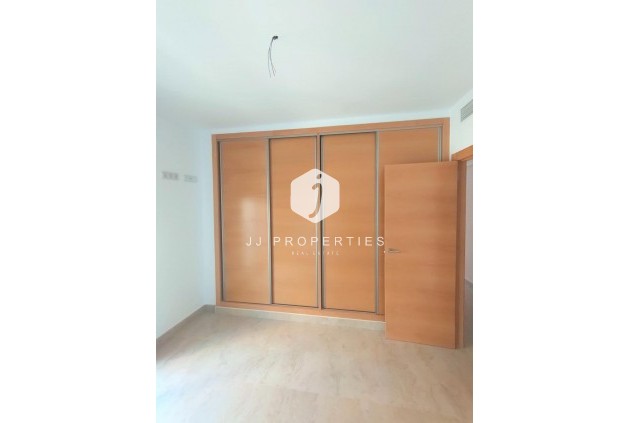 Tweedehands - Appartement / flat -
Torrevieja - Estacion de autobuses
