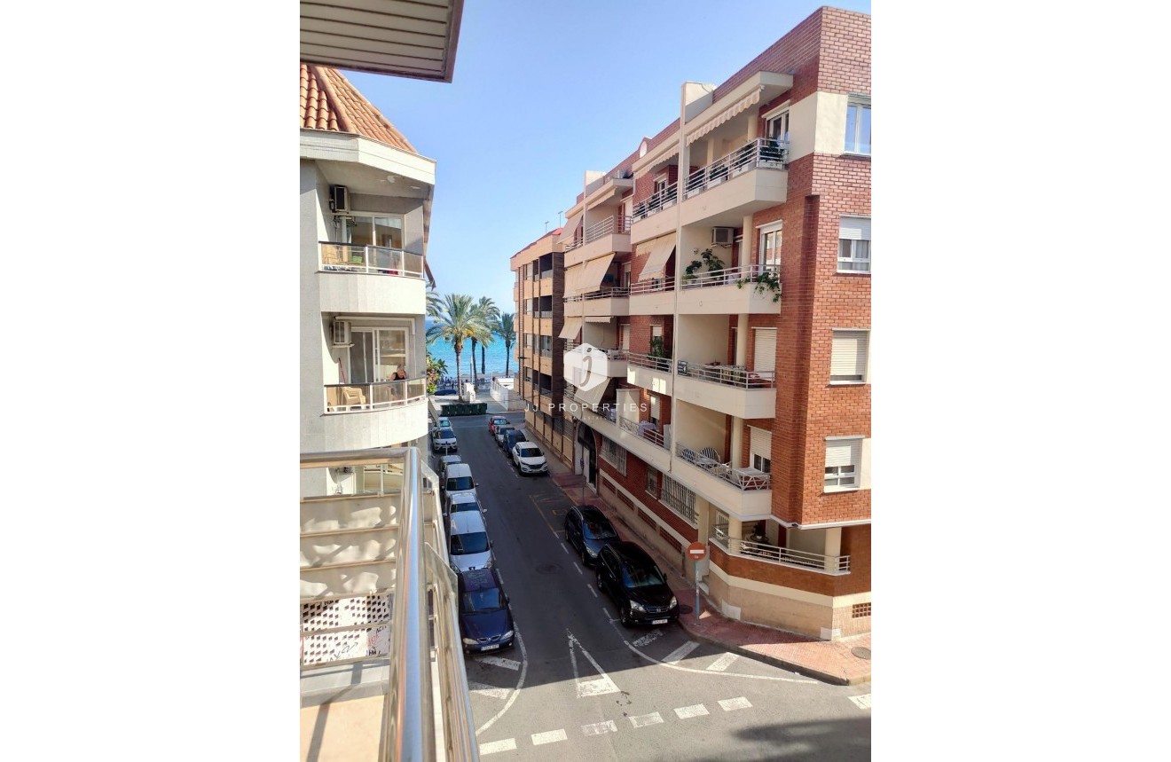 Tweedehands - Appartement / flat -
Torrevieja - Estacion de autobuses