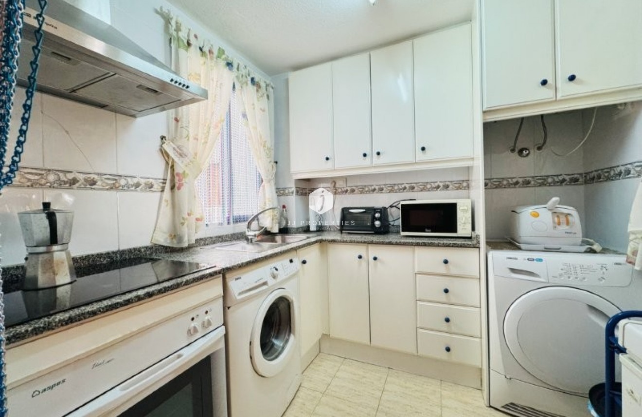 Resale - Apartment / flat -
La Mata - Costa Blanca
