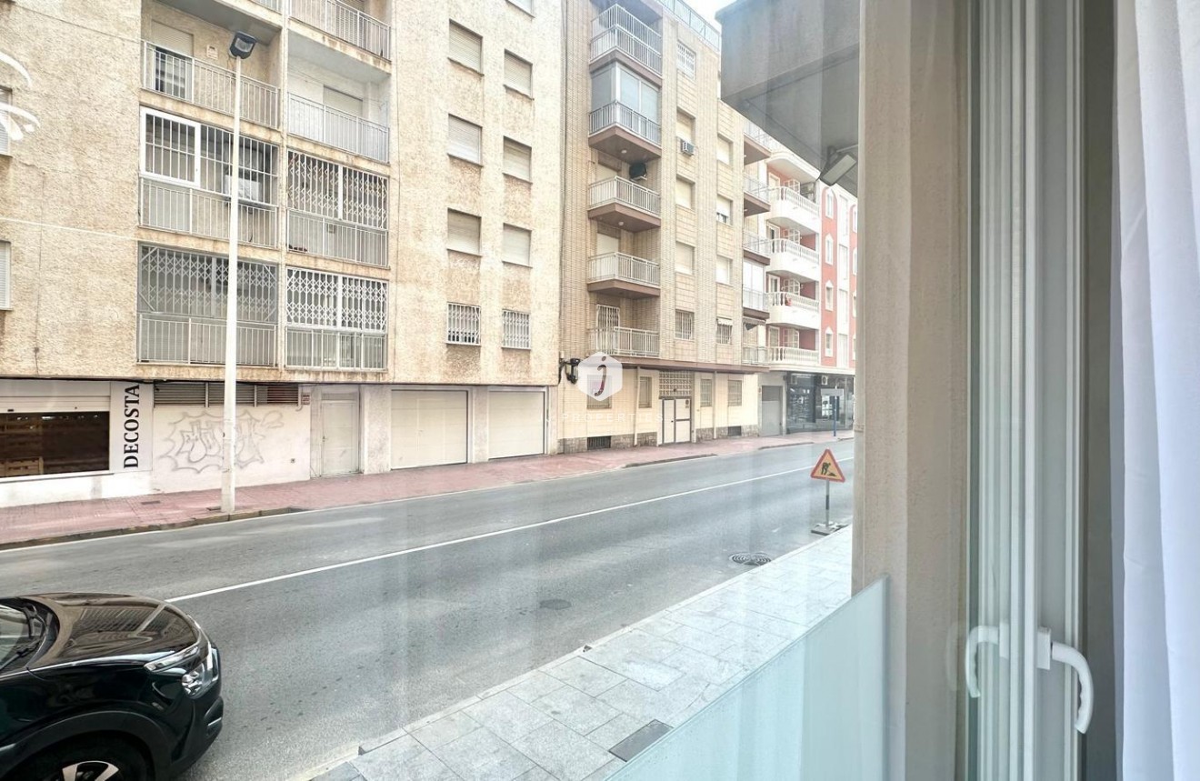 Resale - Apartment / flat -
Torrevieja - Playa del Cura