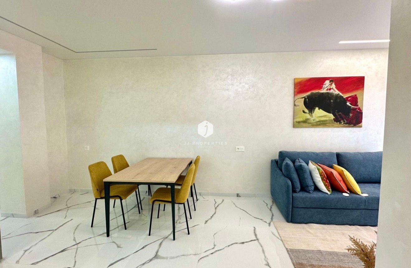 Resale - Apartment / flat -
Torrevieja - Playa del Cura