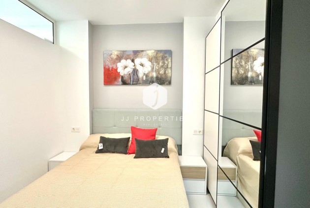 Resale - Apartment / flat -
Torrevieja - Playa del Cura