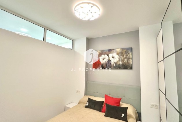 Resale - Apartment / flat -
Torrevieja - Playa del Cura
