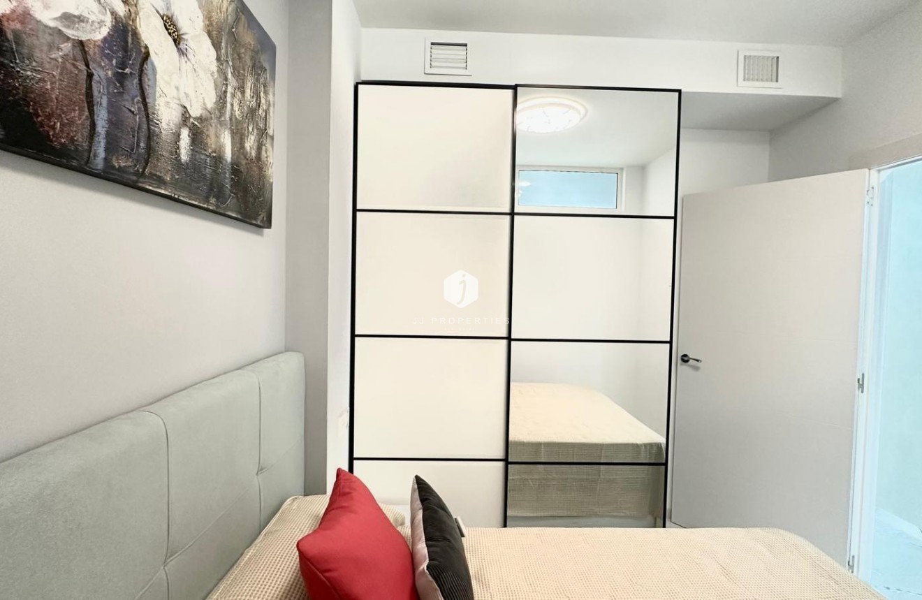 Resale - Apartment / flat -
Torrevieja - Playa del Cura