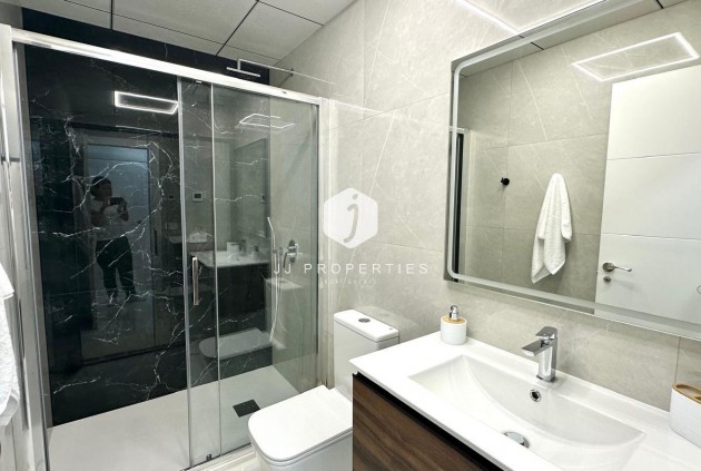 Resale - Apartment / flat -
Torrevieja - Playa del Cura