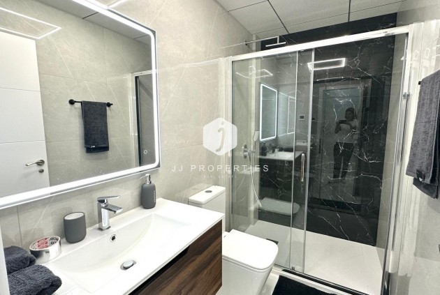 Resale - Apartment / flat -
Torrevieja - Playa del Cura